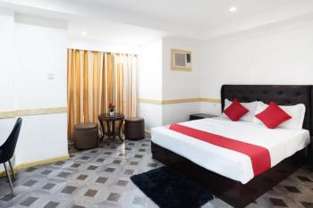 OYO 138 White Palace Hotel Main image